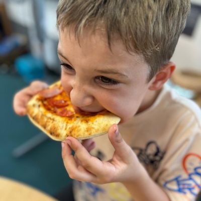 Design and make a pizza